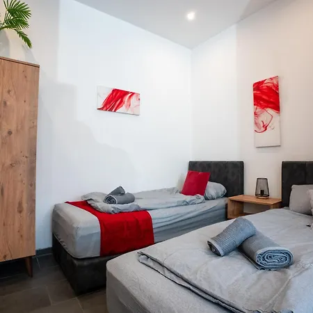 Apartment Serviceroom24 - 3 In Hoch Wlan - Smart-tv - 24-7 Check-in Und Kueche