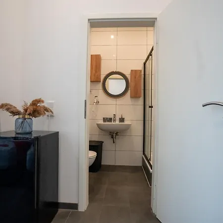 Apartment Serviceroom24 - 3 In Hoch Wlan - Smart-tv - 24-7 Check-in Und Kueche