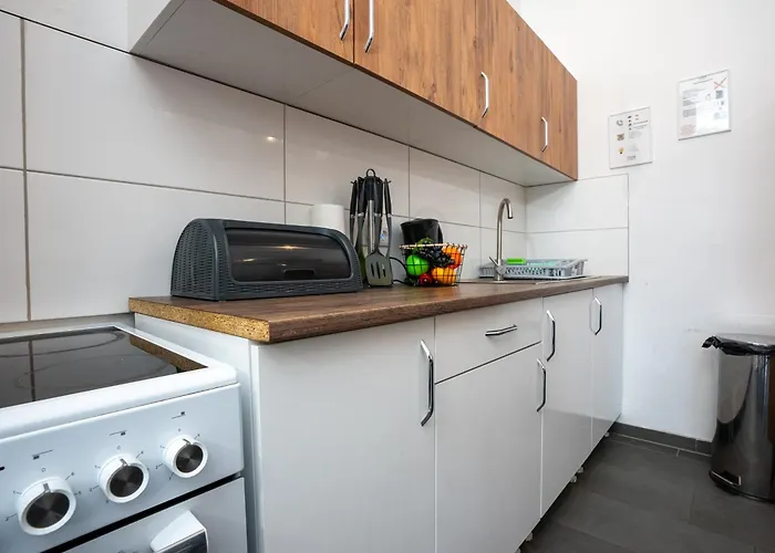 Serviceroom24 - 3 In Hoch Wlan - Smart-tv - 24-7 Check-in Und Kueche